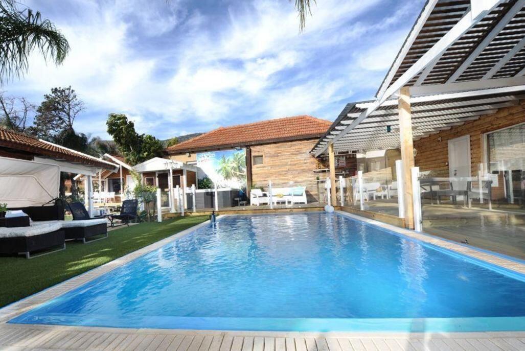 גלריה חיצונית - טרופי צימר ספא - 5 בקתות עץ בשזור - צימרים VIP 113522