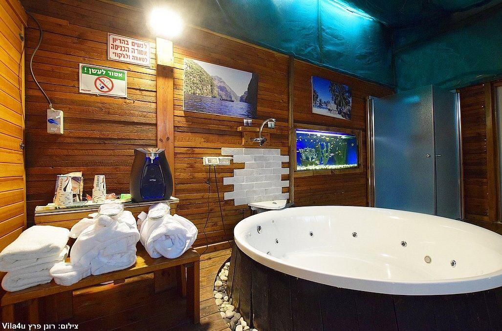 מתחם הספא - ויליג קומפלקס - אירוח זוגי ודיסקרטי בניר בנים 121812