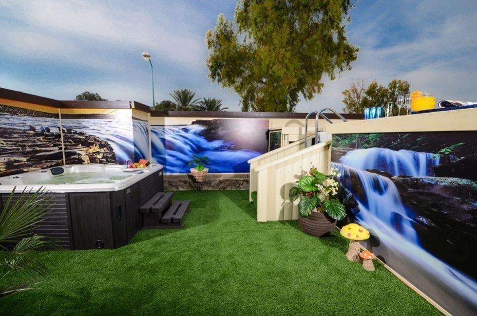 המתחם החיצוני - אהבה במושבה - מתחם צימרים דיסקרטיים מפנק במיוחד, 3 צימרים עם ג'קוזי רומנטי, מיטה זוגית ועוד... 69972