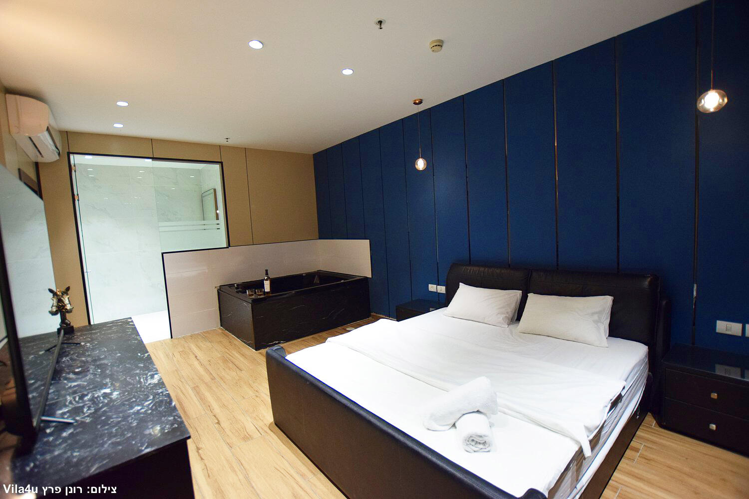 סוויטת רויאל ג'קוזי וסלון - Royal Hotel - סוויטות מפנקות להשכרה לפי שעה במרכז 157077
