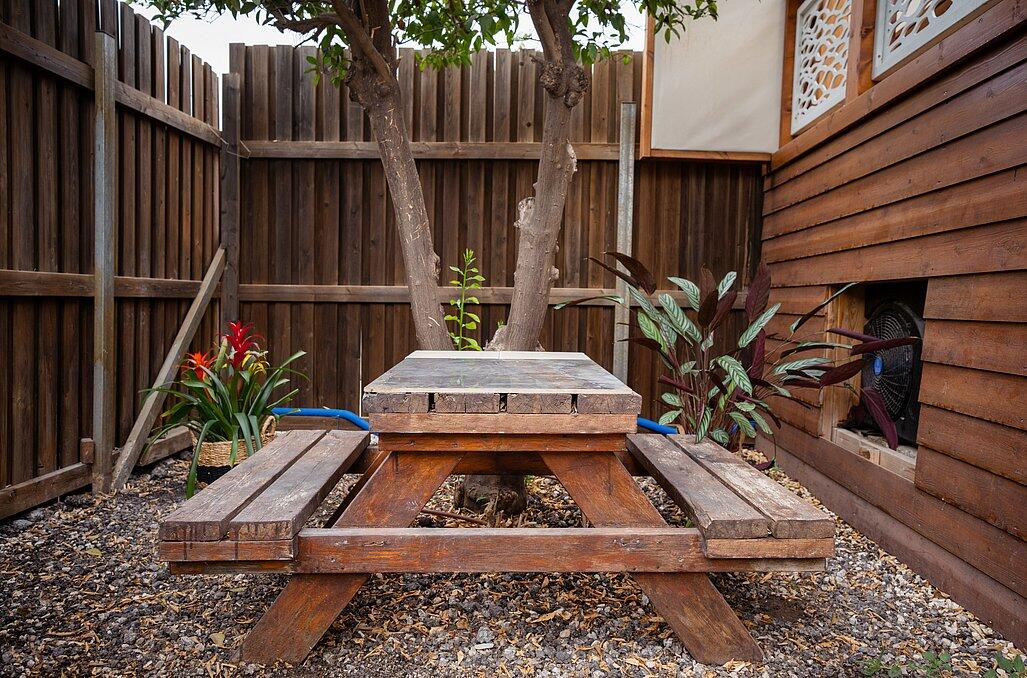 צימרים עם ג'קוזי פרטי - נווה בר - מלון בוטיק בכפר - 5 בקתות עץ ו 5 סוויטות בנווה מבטח - צימרים VIP 89106