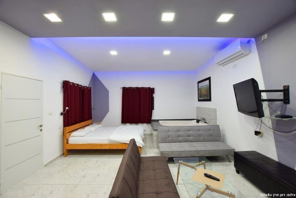 גלרית פנים - אחוזת הסתיו למרגלות הגלבוע מזמינה אותכם לנופש מפנק בצפון הארץ למשפחות וזוגות 117574