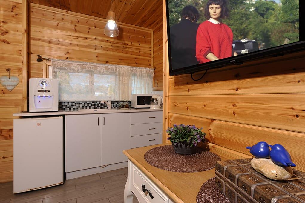 הבקתות - חוויה באופוריה - מתחם חדרים לפי שעה בשזור 16395