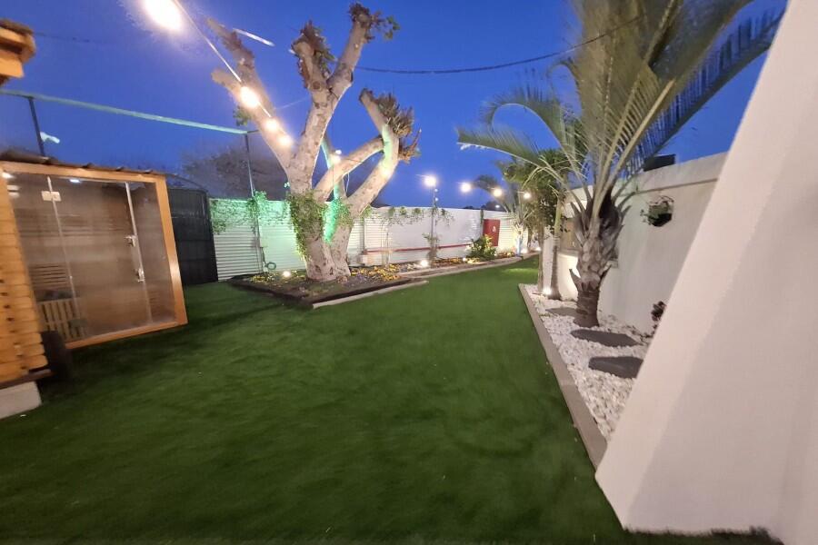 מתחם חיצוני בריכה וג'קוזי - כפר הים נתניה - אירוח שעתי אינטימי בסוויטות 155436