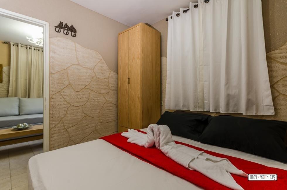 הצימרים במתחם - אור ירח יבנאל - 5 בקתות עץ ביבנאל - צימרים VIP 20796