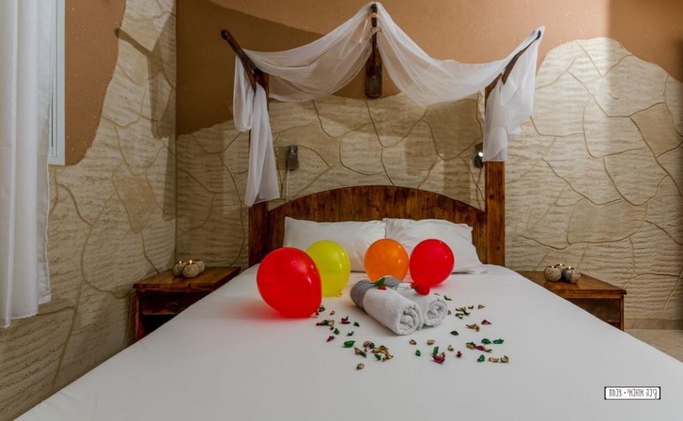 הצימרים במתחם - אור ירח יבנאל - 5 בקתות עץ ביבנאל - צימרים VIP 20809