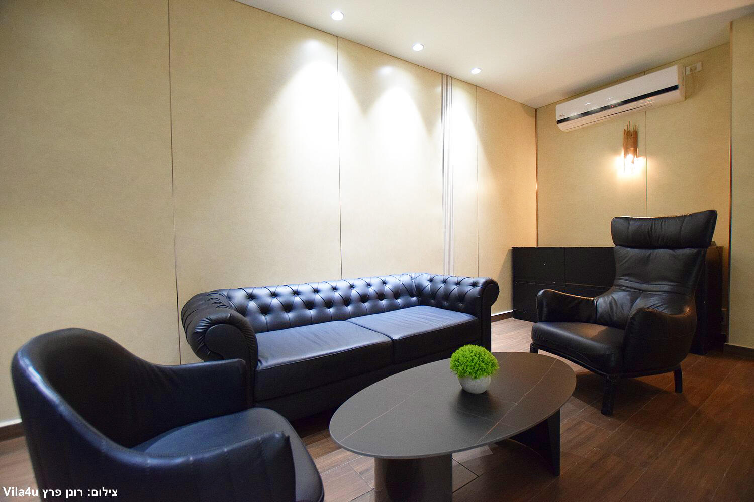 סוויטת רויאל ג'קוזי וסלון - Royal Hotel - סוויטות מפנקות להשכרה לפי שעה במרכז 157063