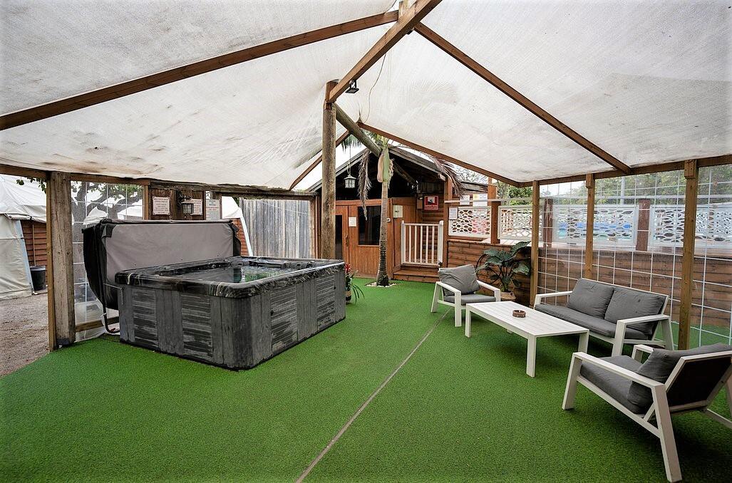 מתחם הספא - פתוח בשבת בלבד - נווה בר - מלון בוטיק בכפר - 5 בקתות עץ ו 5 סוויטות בנווה מבטח - צימרים VIP 89165