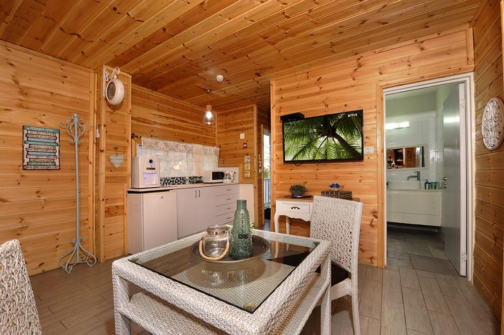 הבקתות - חוויה באופוריה - מתחם חדרים לפי שעה בשזור 16389