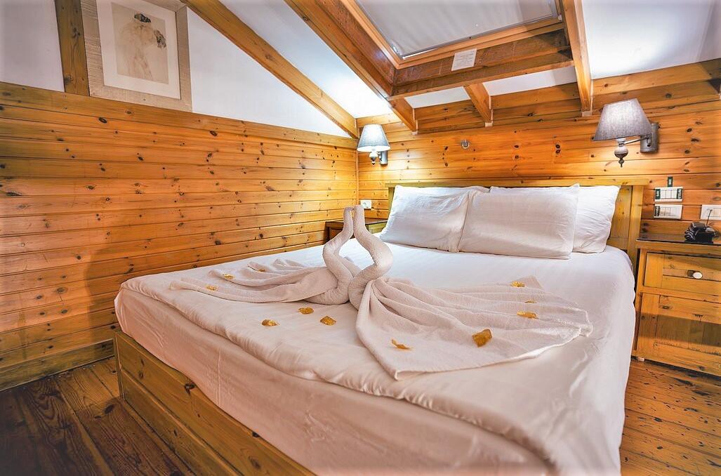 צימרים עם בריכה וג'קוזי פרטי - נווה בר - מלון בוטיק בכפר - 5 בקתות עץ ו 5 סוויטות בנווה מבטח - צימרים VIP 89151