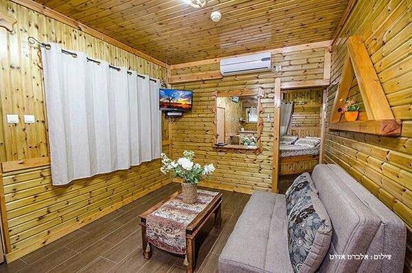 בקתת העץ - הבקתות של סיוון - אירוח שעתי מפנק בגליל 17206