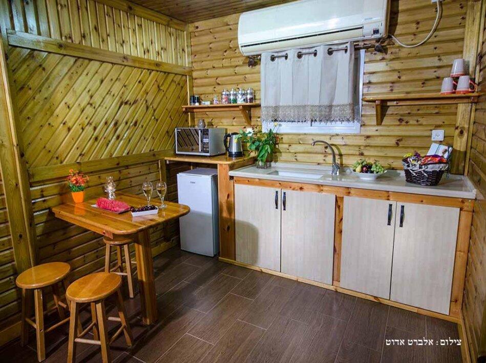 בקתת האוהבים - הבקתות של סיוון - אירוח שעתי מפנק בגליל 17216