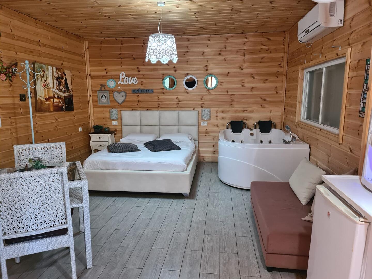 יחידת הסטודיו - חוויה באופוריה - מתחם חדרים לפי שעה בשזור 16420