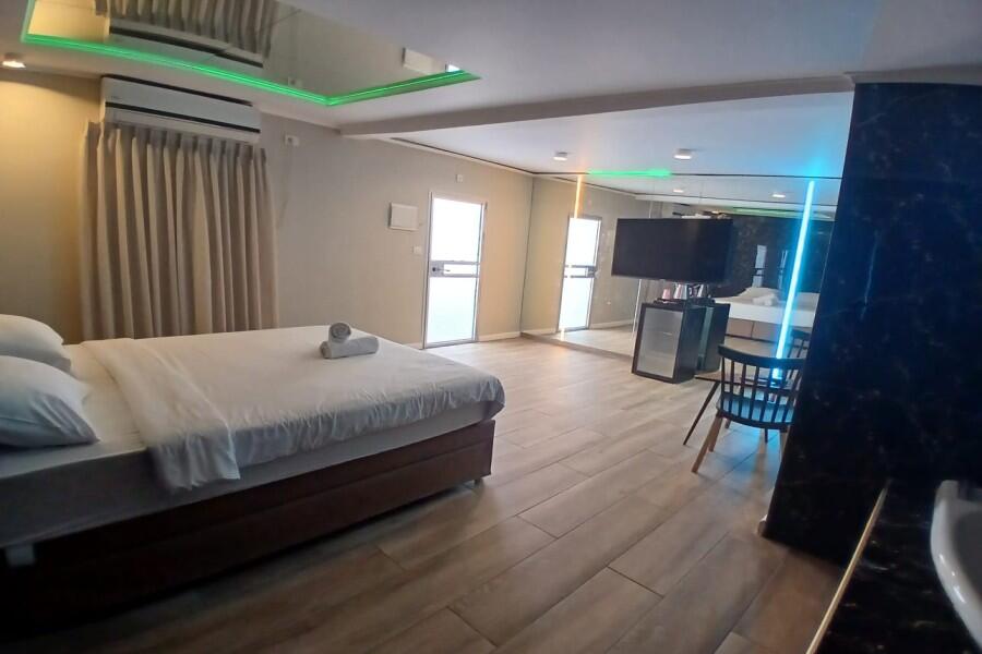 יחידות אירוח עם ג'קוזי - כפר הים נתניה - אירוח שעתי אינטימי בסוויטות 155422