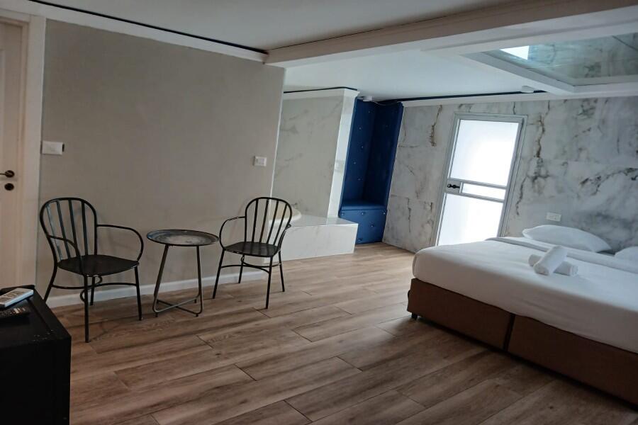 יחידות אירוח עם ג'קוזי - כפר הים נתניה - אירוח שעתי אינטימי בסוויטות 155419