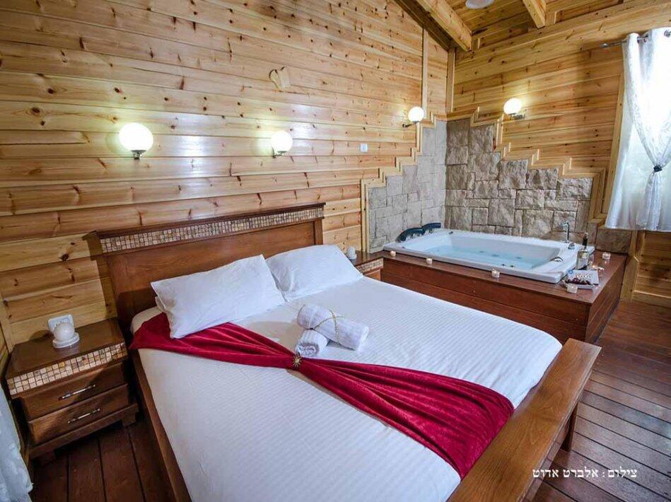 הסוויטה הקסומה - הבקתות של סיוון - אירוח שעתי מפנק בגליל 17191