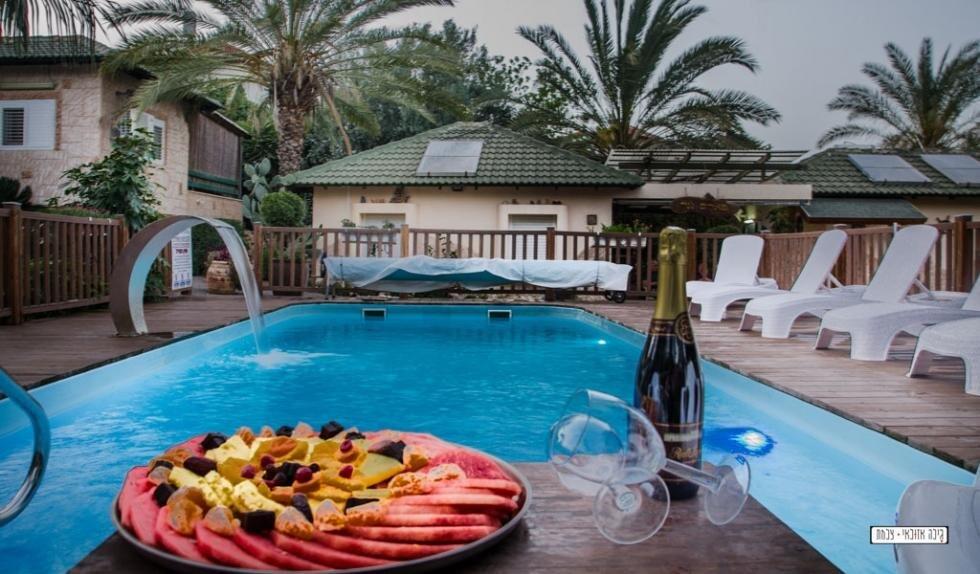 מתחם חיצוני - אור ירח יבנאל - 5 בקתות עץ ביבנאל - צימרים VIP 20786