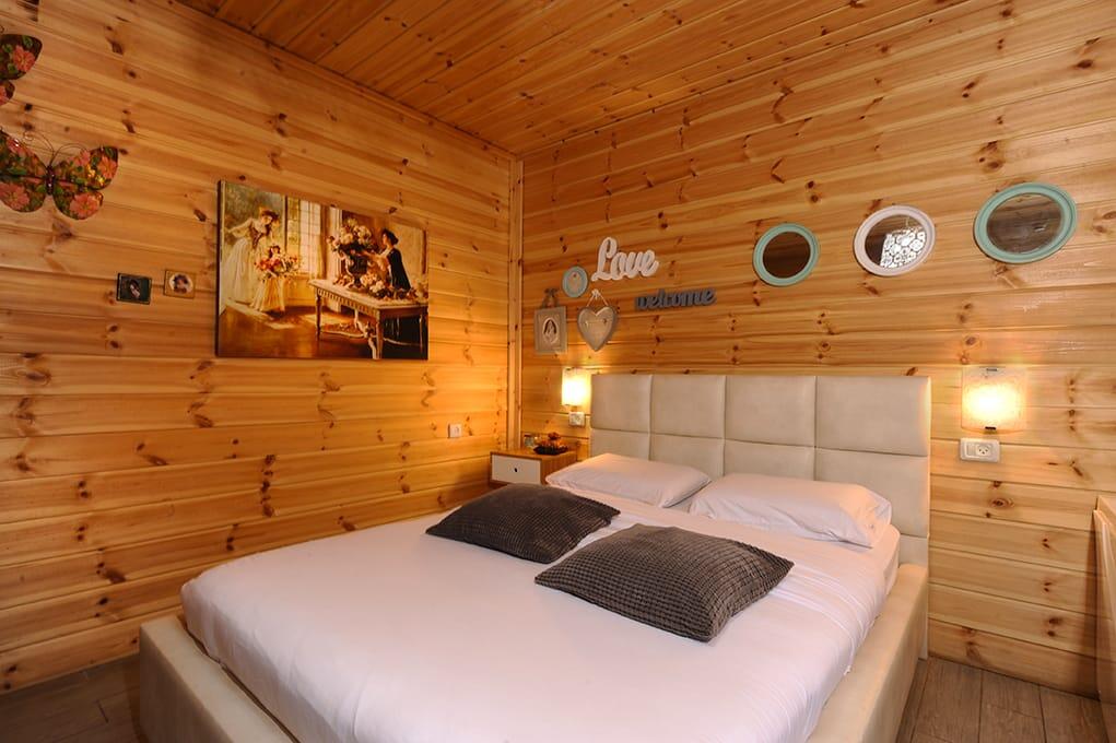 הבקתות - חוויה באופוריה - מתחם חדרים לפי שעה בשזור 16390