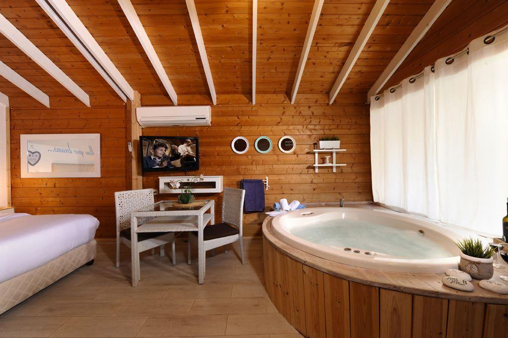 מתחם פנימי + טיפולי ספא - טרופי צימר ספא - 5 בקתות עץ בשזור - צימרים VIP 113496