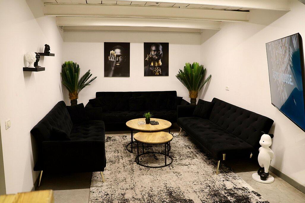 מתחם פנים - סוויטת בוטיק גלרי לנופש רומנטי ומפנק בלב תל אביב 141356