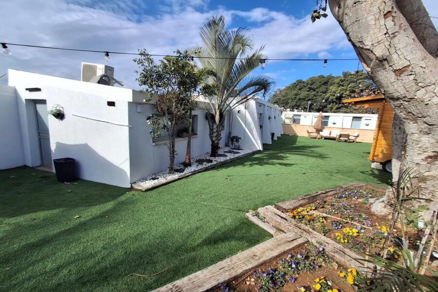 מתחם חיצוני בריכה וג'קוזי - כפר הים נתניה - אירוח שעתי אינטימי בסוויטות 155431