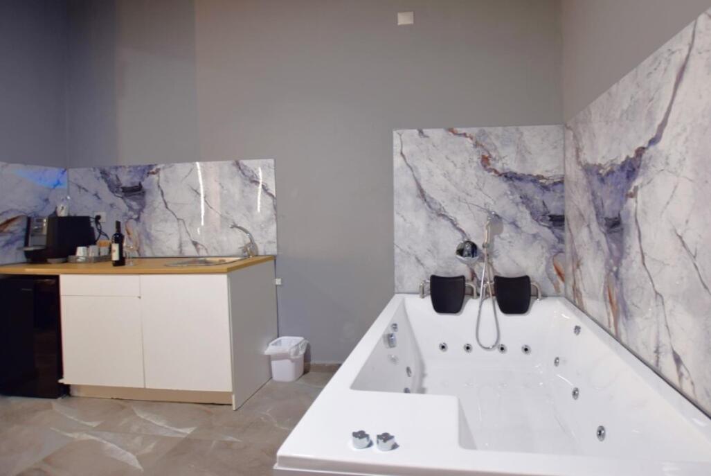 סוויטה 8 - תיק תק רומס - לאירוח זוגות בהרצליה 108988