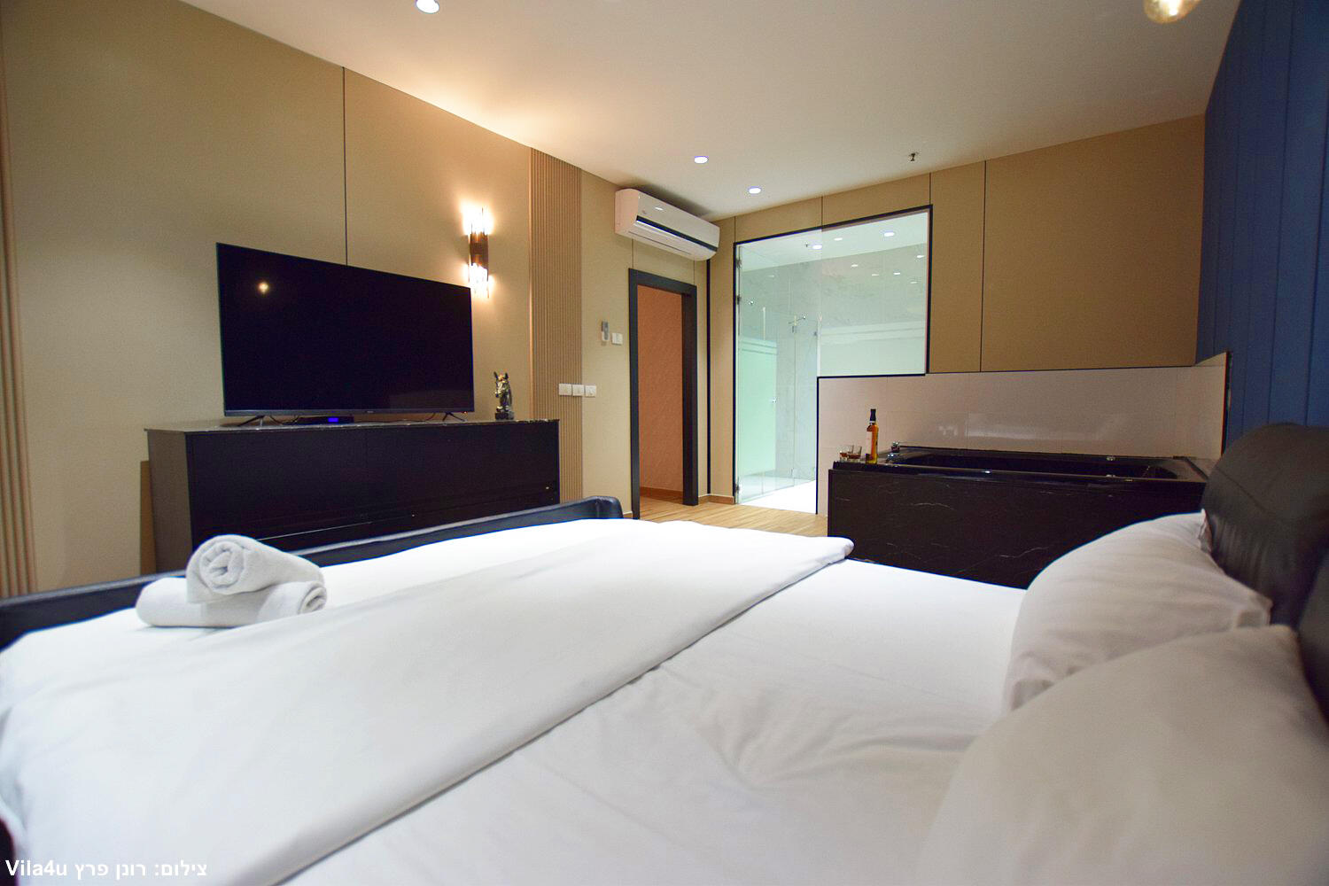 סוויטת רויאל ג'קוזי וסלון - Royal Hotel - סוויטות מפנקות להשכרה לפי שעה במרכז 157076