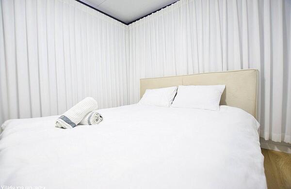 סוויטת בין עצי החורש - סוויטת בין עצי החורש