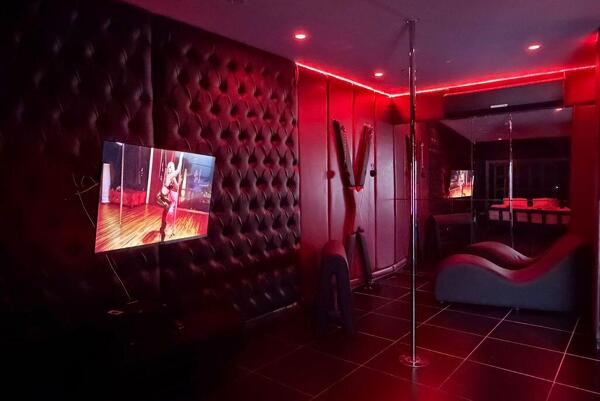 רויאל הוטל - Royal Hotel